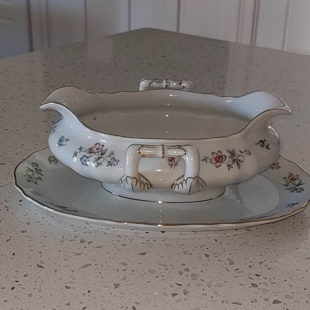 Millefleurs Franconia china gravy boat